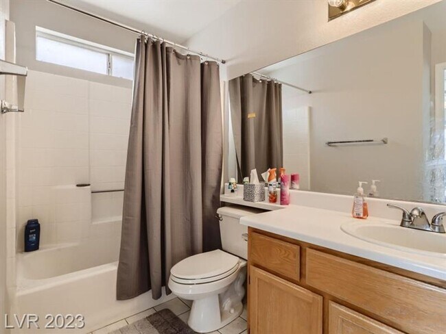 Building Photo - Gorgeous, spacious 1 story fully furnished...