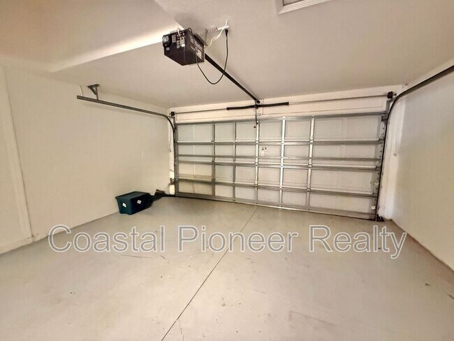 Building Photo - 2345 Roanoke Springs Dr