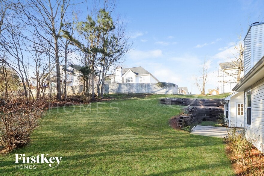 Building Photo - 812 Kendall Park Dr