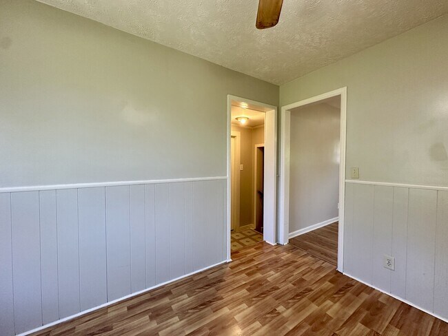 Building Photo - 2415 S Mosley