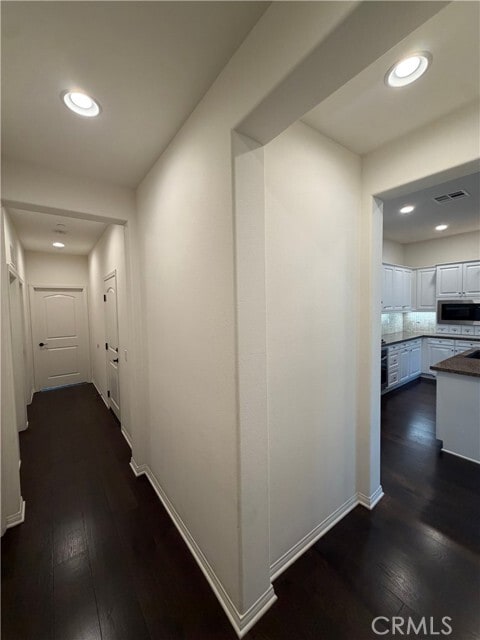 Building Photo - 15 Galan St