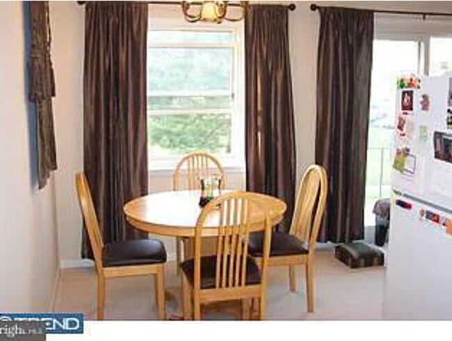 Building Photo - 204 Winding Way