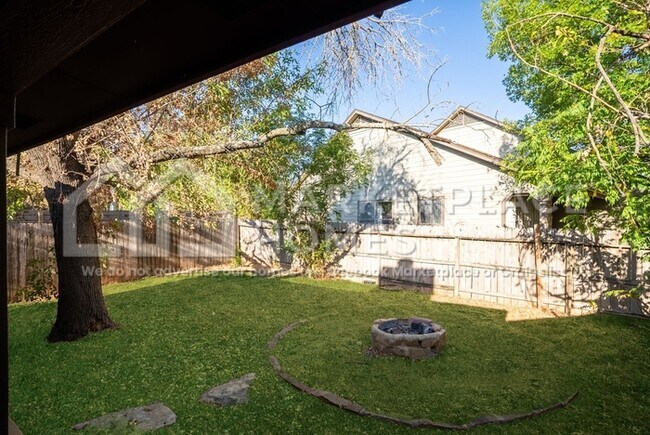 Building Photo - 8500 Caspian Dr