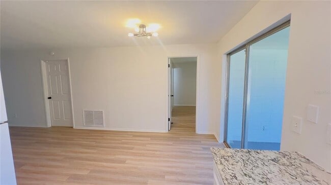 Building Photo - 8675 Lantana Dr