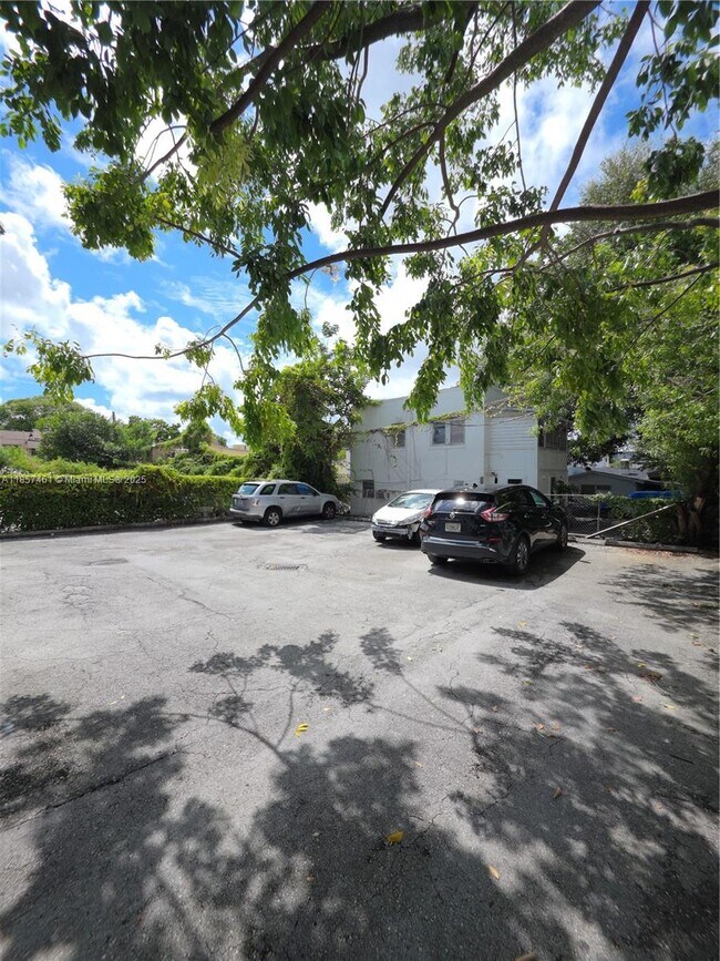 Building Photo - 1152 NW 6th St
