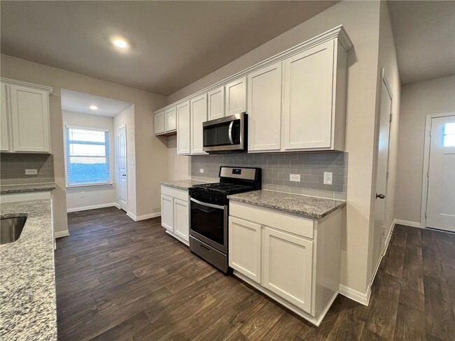 Building Photo - 20000 Price Daniel Dr