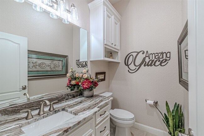 Building Photo - 15569 Crown Oaks Dr