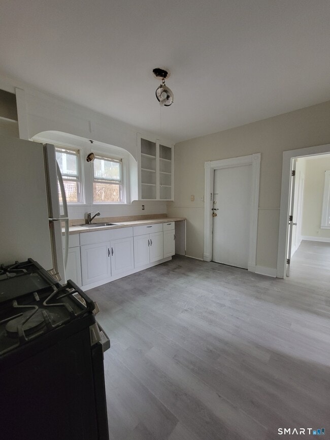 Building Photo - 120 North St