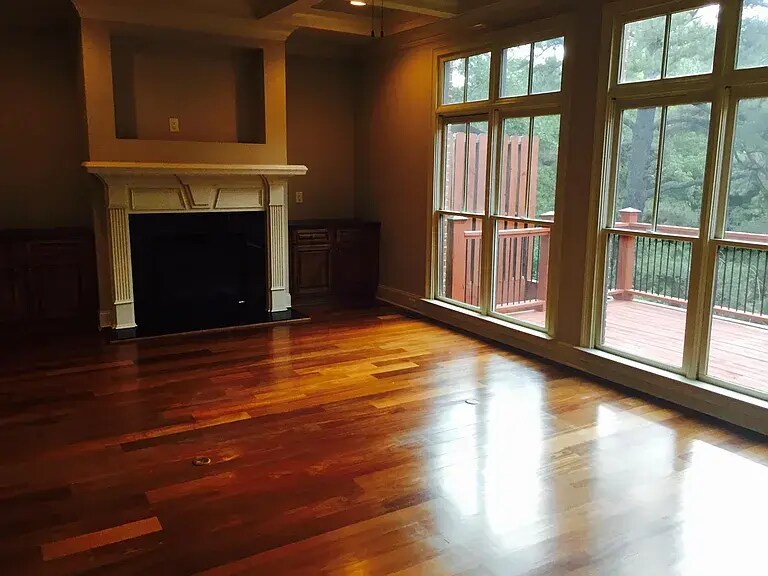 Building Photo - 4222 Rickenbacker Dr NE