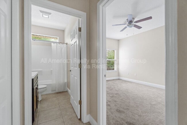 Building Photo - 4301 Hidden Lakes Dr
