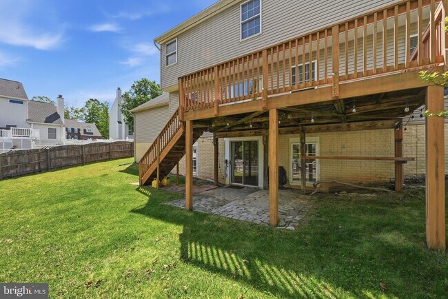 Building Photo - 11 St Marks Ct