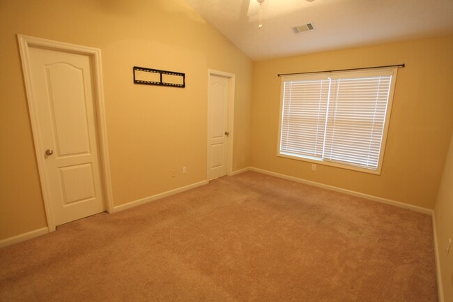 Building Photo - 2123 Cobblestone Dr