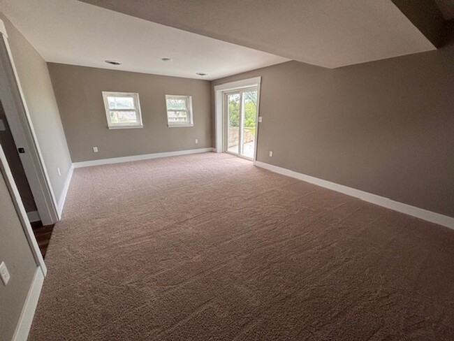 Building Photo - Italian Estates Property Management