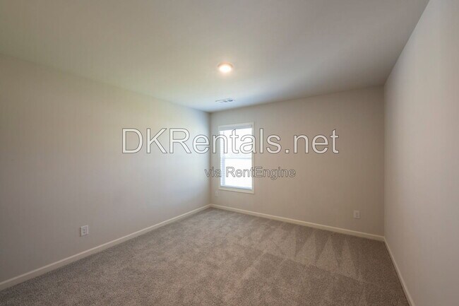 Building Photo - 7095 Evening Dew Dr