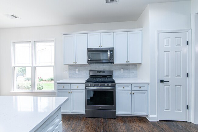 kitchen - 3501 Downing Dr