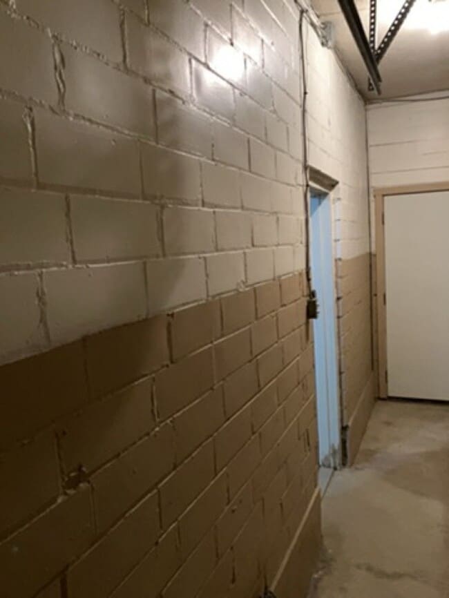 Building Photo - 1076 Sherwood Dr