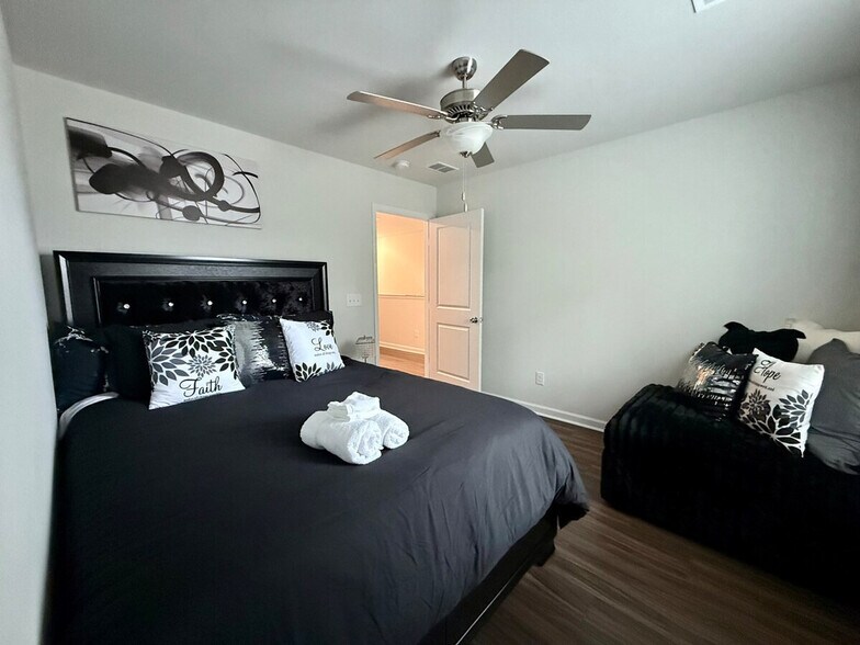 Building Photo - 2794 Prince Charles Ct