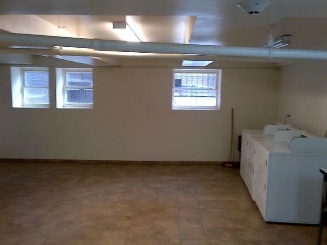 Laundry Room - 17 Webster Place