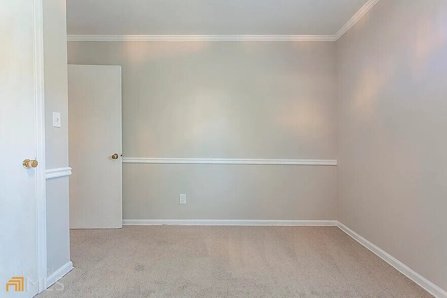 Building Photo - 5545 Sturbridge Way