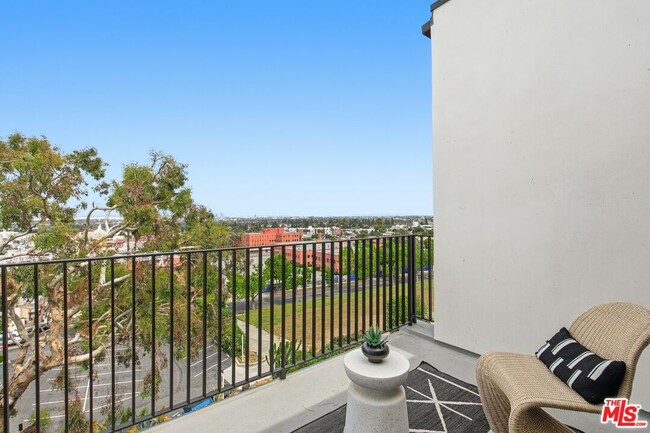 Building Photo - 3842 Don Tomaso Dr