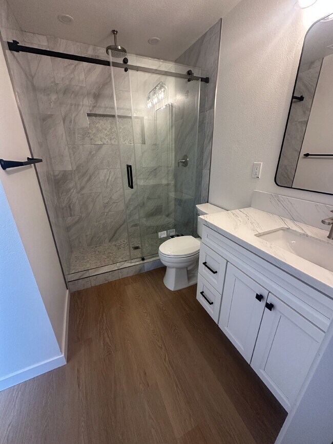 Building Photo - $3,750- 3 Bed / 2.5 Bath Renovated Townhome in Poway