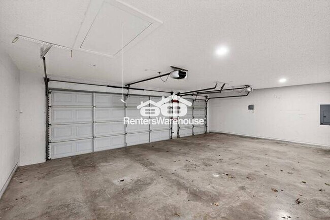 Building Photo - Completely Refreshed NRH Home Move IN Ready.