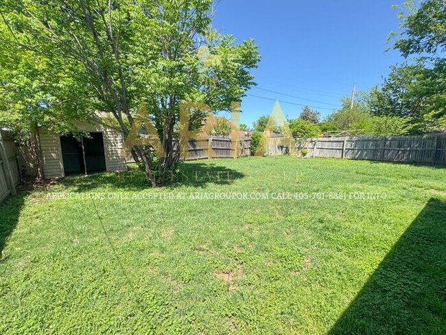 Building Photo - 4 Bed/1.5 Bath Single Family Home Availabl...