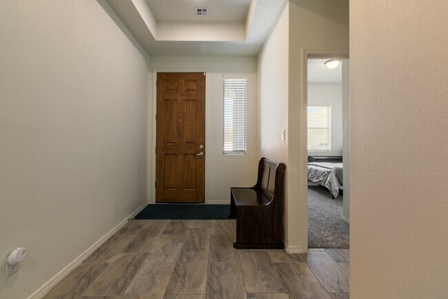 Building Photo - 2039 Lobo Trot Ct SE