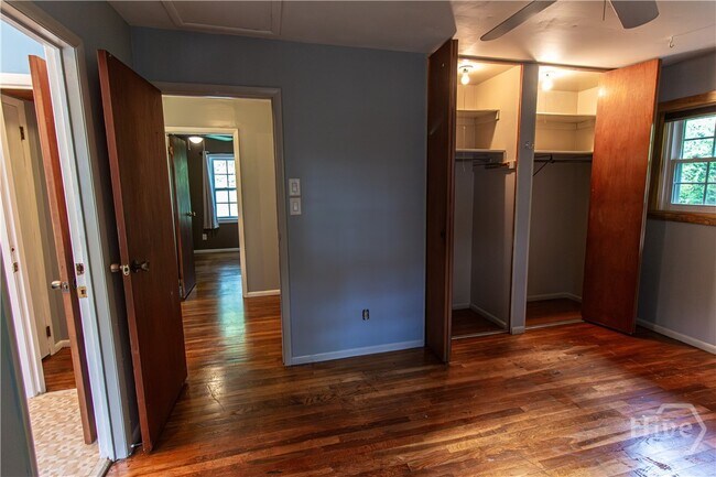 Building Photo - 1037 College Station Rd