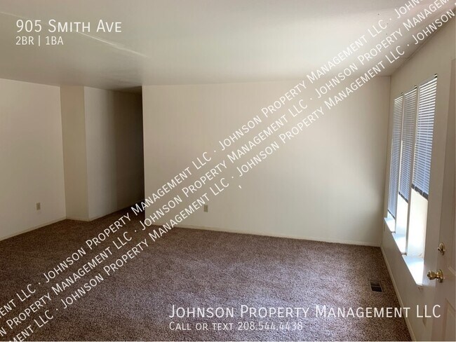 Building Photo - 905 Smith Ave