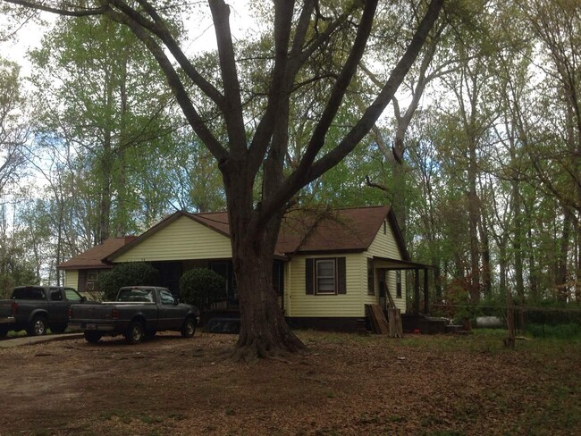 Building Photo - 3 bedroom, 1 Bathroom Home in Clemson, SC