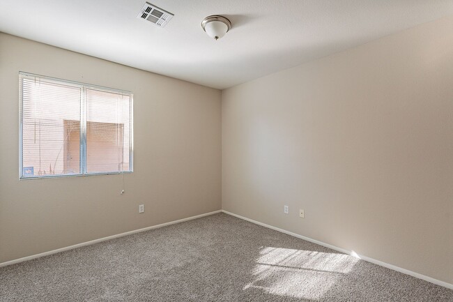 Building Photo - single level 3 bedroom home for rent