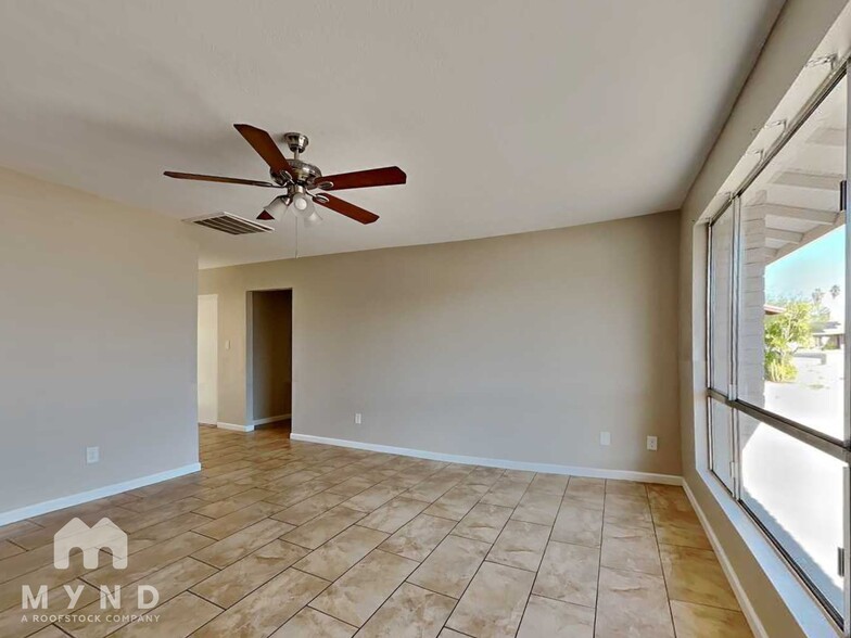 Building Photo - 8336 N 105th Ln