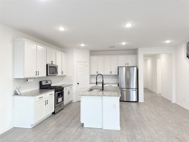 Building Photo - 9662 Caney Trails Rd