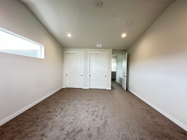 Building Photo - Cda Home Located In The Trails