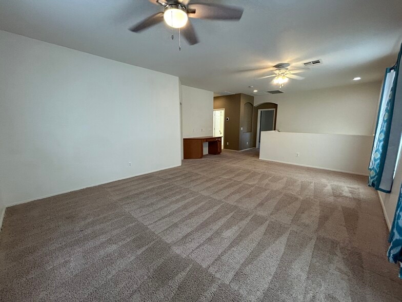 Building Photo - 3161 S Southwind Dr