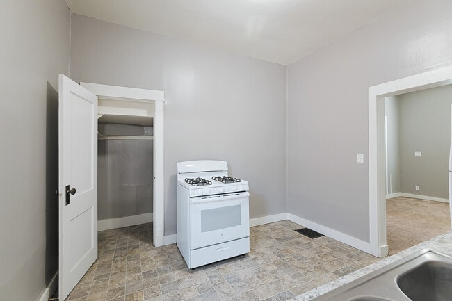 Building Photo - 1629 C St