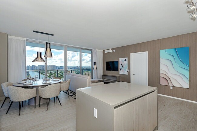 Building Photo - 4010 S Ocean Dr