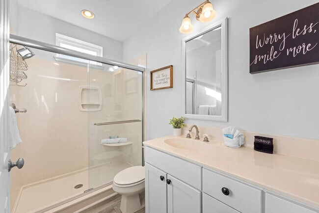 Building Photo - 4456 Luke Ave