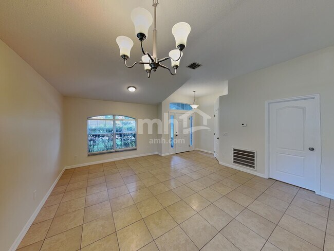 Building Photo - 1951 Southern Oak Loop