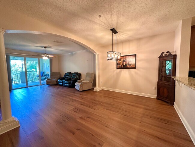 Building Photo - 45 Riverview Bend S