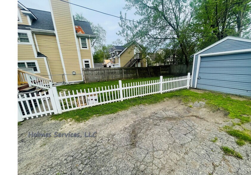 Building Photo - 1226 Bird Ave