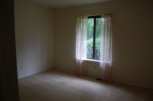 Building Photo - 200 Briarcrest Dr