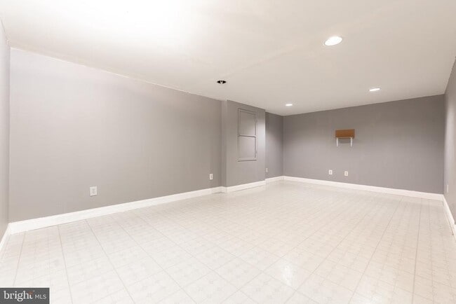 Building Photo - 12136 Bentridge Pl