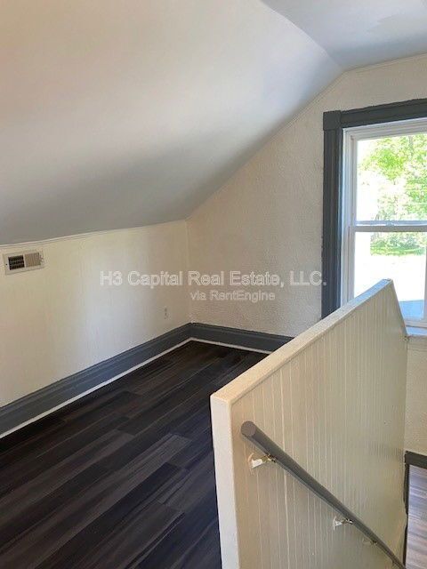 Building Photo - 207 S 16th St