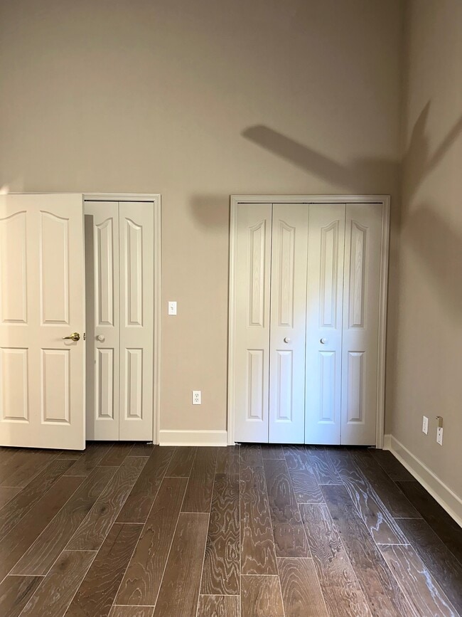 Building Photo - 10947 Palmetto Blvd