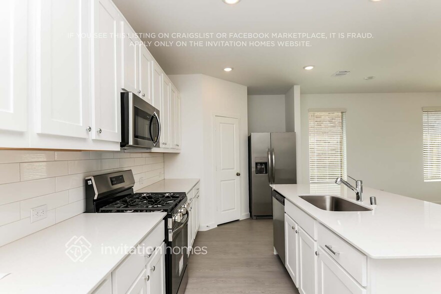 Building Photo - 312 Sedalia Trl
