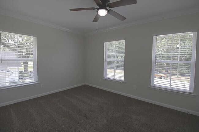 Building Photo - 38 Griffin Rd