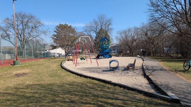 Building Photo - 636 Pintail St