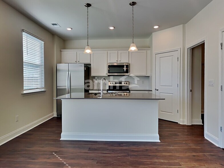 Building Photo - 515 Plumeria Ln